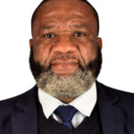 Dr. Belmiro Namuto – Responsável pela Repartição de Património e pelo Sector de Recursos Humanos; Ajudante de Escrivão.
